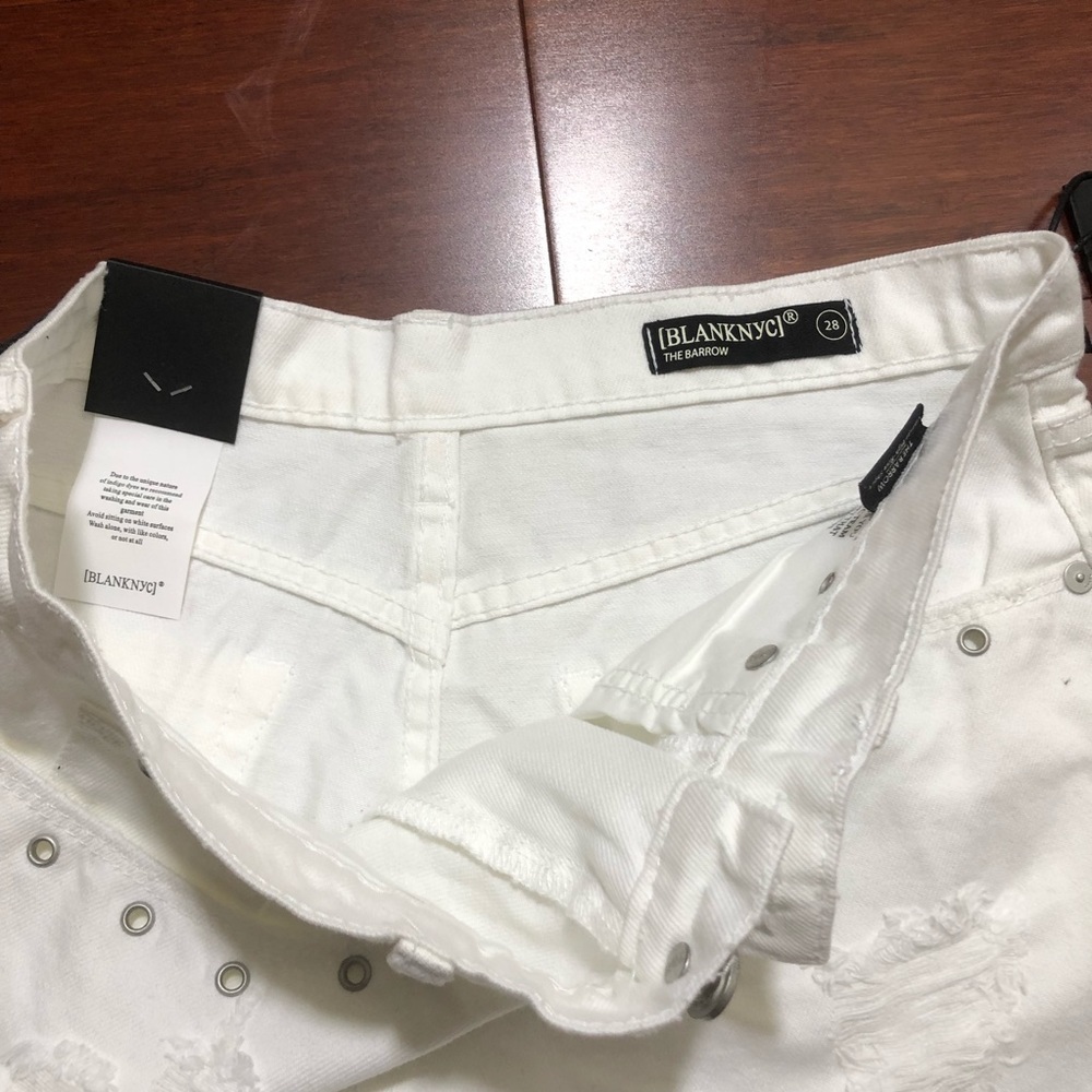 New Blank NYC White Distressed Ripped Shorts High Waisted - Picture 6 of 7